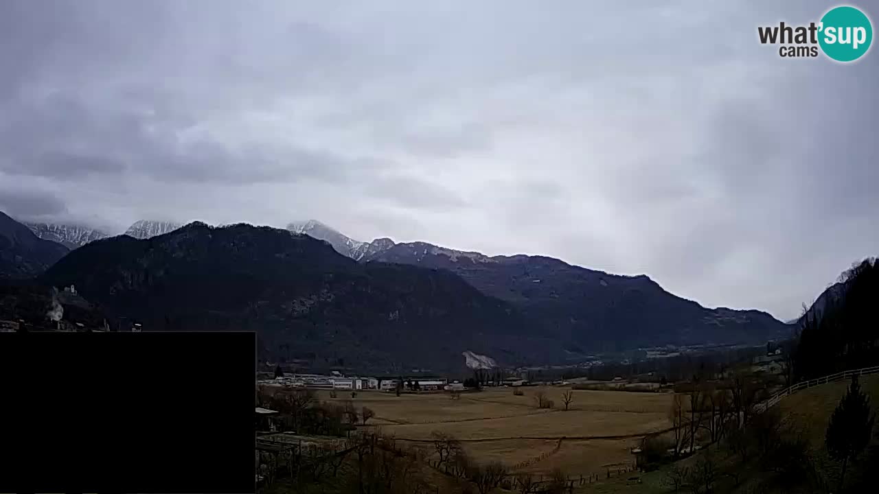 Webcam Kobarid – landing site for sailing paragliders in Kobarid with Ozben takeoff