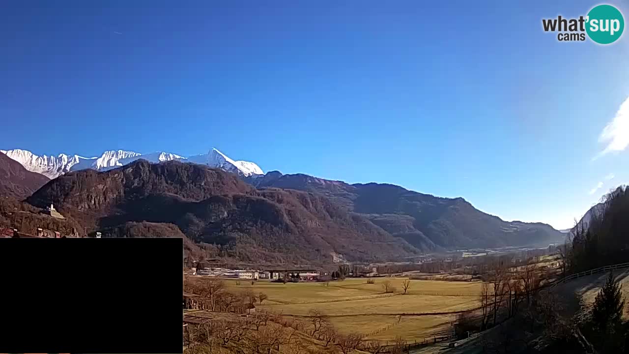 Webcam Kobarid – landing site for sailing paragliders in Kobarid with Ozben takeoff