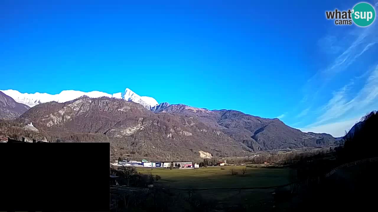 webcam Kobarid – landing site for sailing paragliders in Kobarid with Ozben takeoff