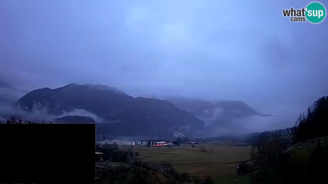 Webcam Kobarid – landing site for sailing paragliders in Kobarid with Ozben takeoff