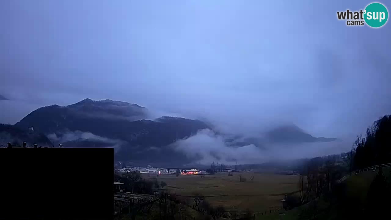 Webcam Kobarid – landing site for sailing paragliders in Kobarid with Ozben takeoff