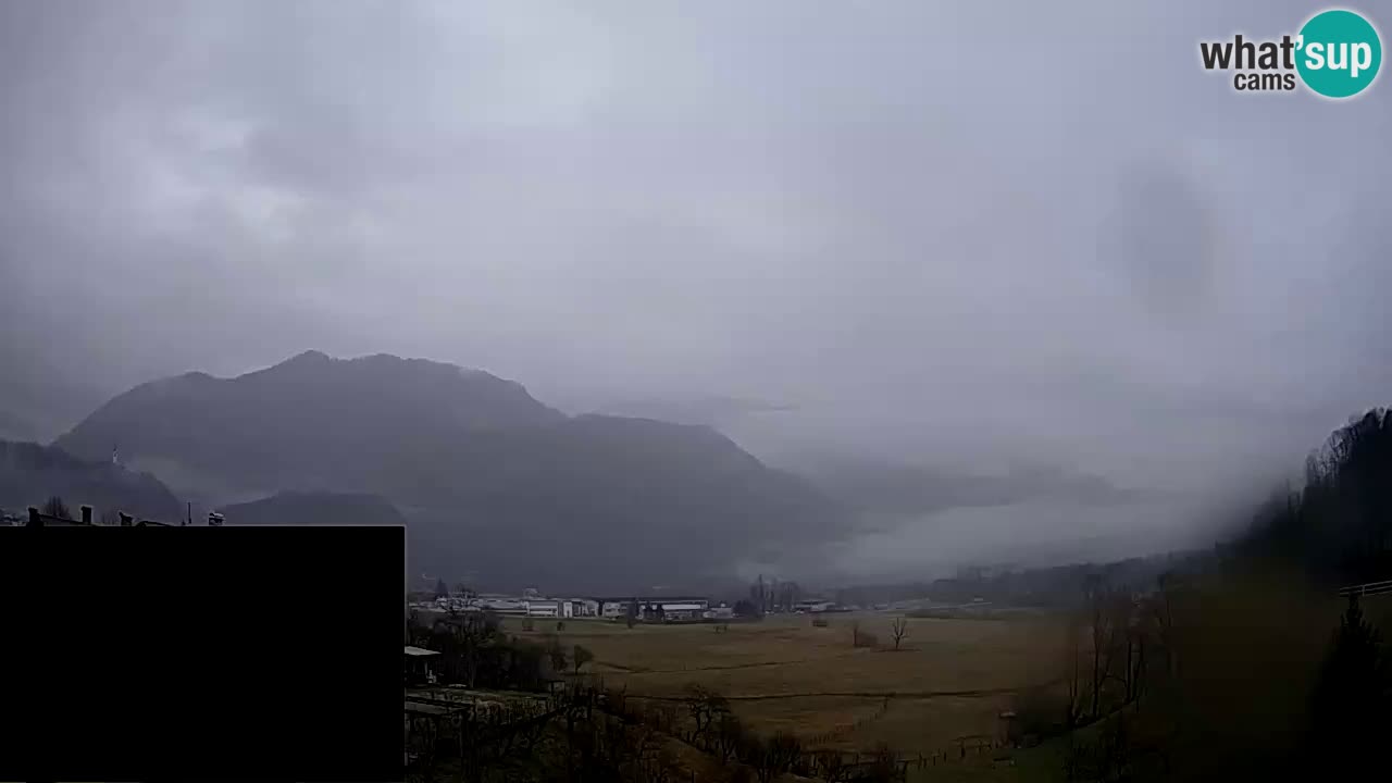 Webcam Kobarid – landing site for sailing paragliders in Kobarid with Ozben takeoff