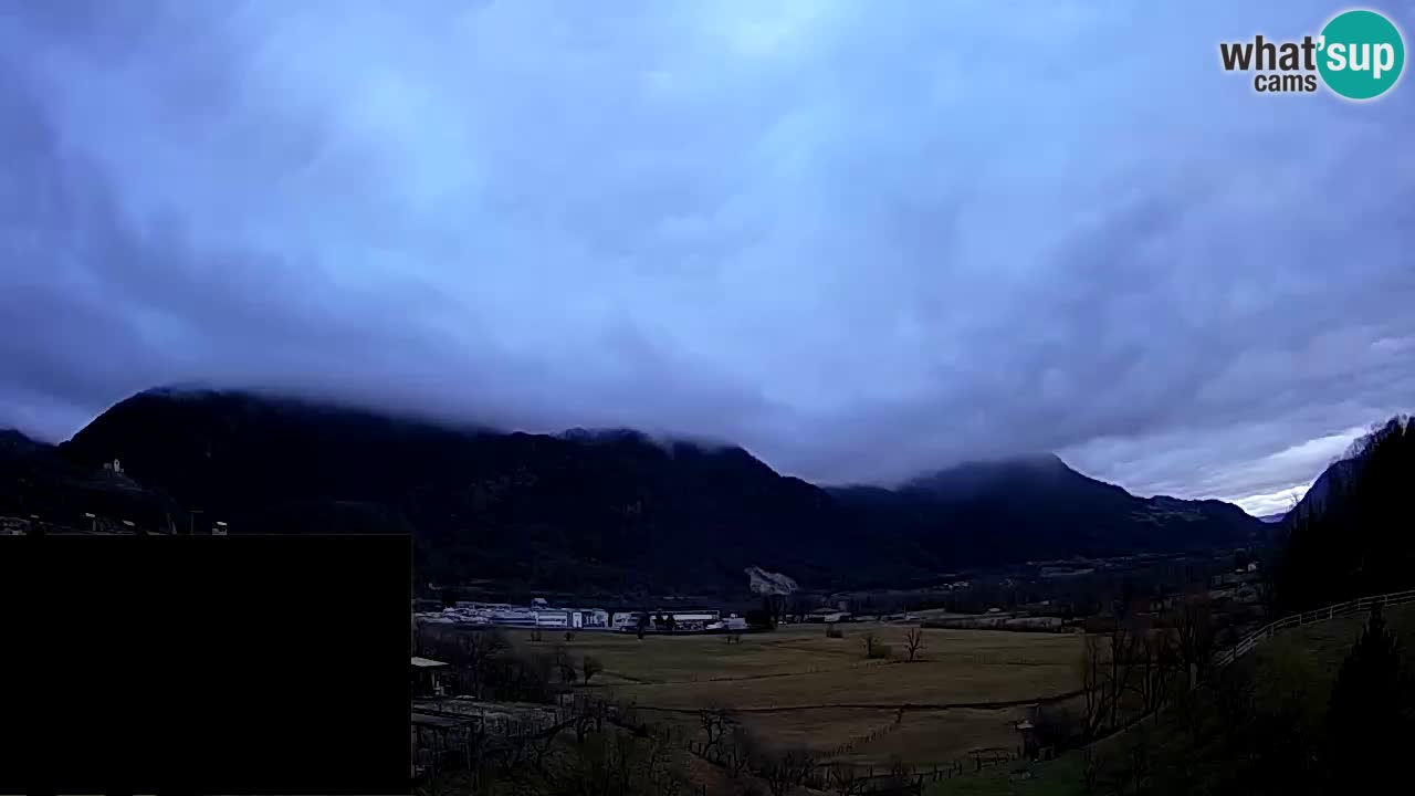 webcam Kobarid – landing site for sailing paragliders in Kobarid with Ozben takeoff