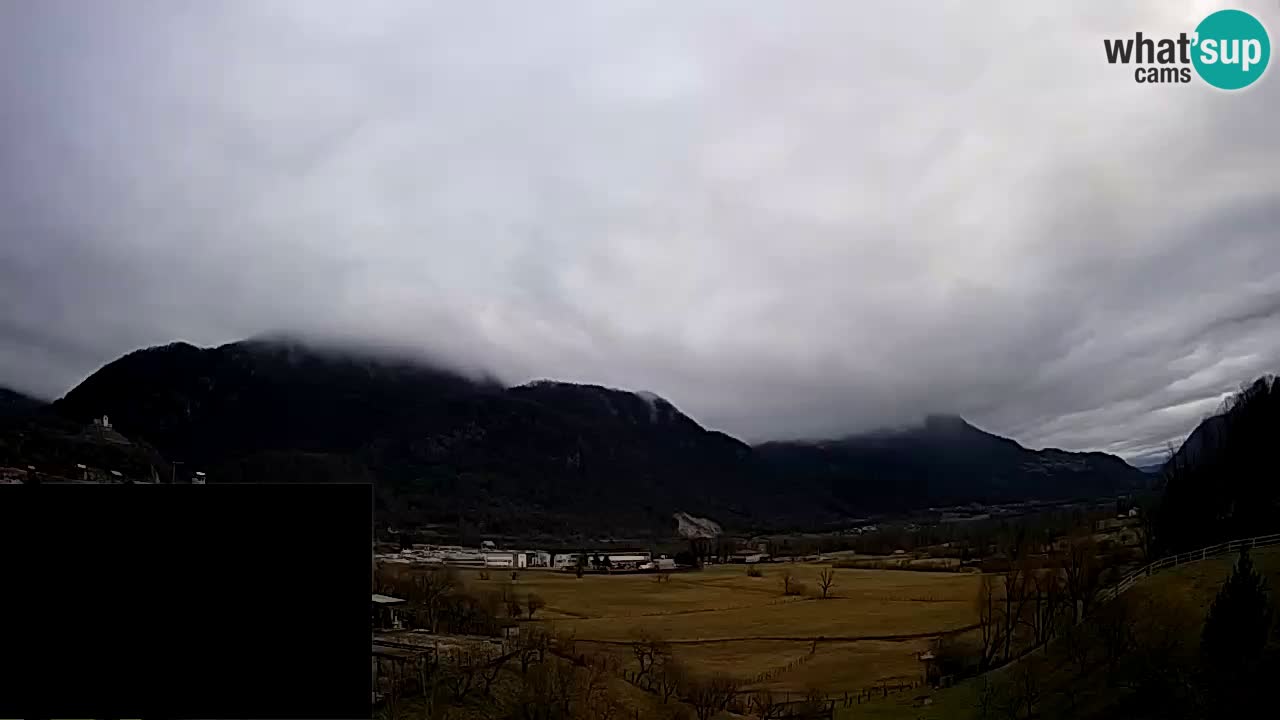 Webcam Kobarid – landing site for sailing paragliders in Kobarid with Ozben takeoff