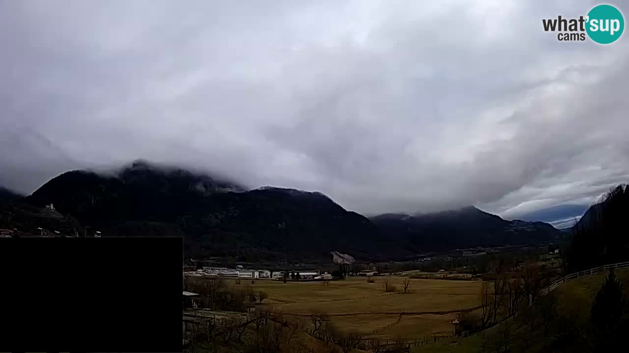 Webcam Kobarid – landing site for sailing paragliders in Kobarid with Ozben takeoff