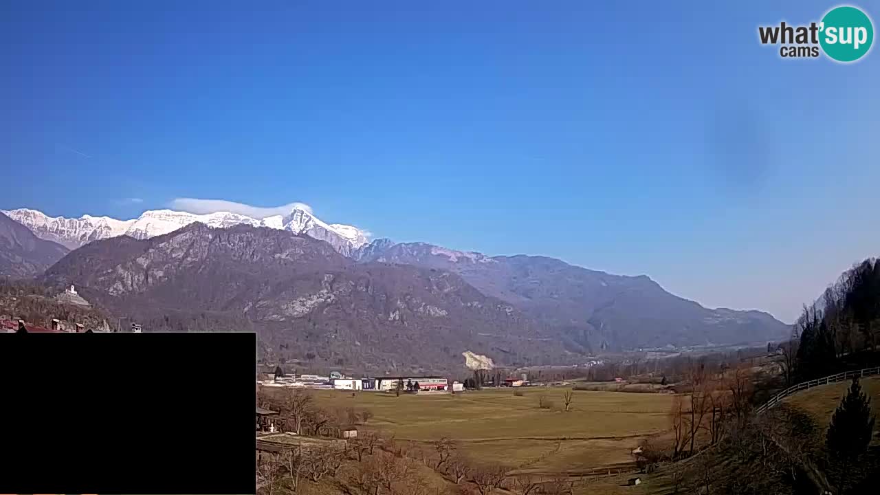 webcam Kobarid – landing site for sailing paragliders in Kobarid with Ozben takeoff