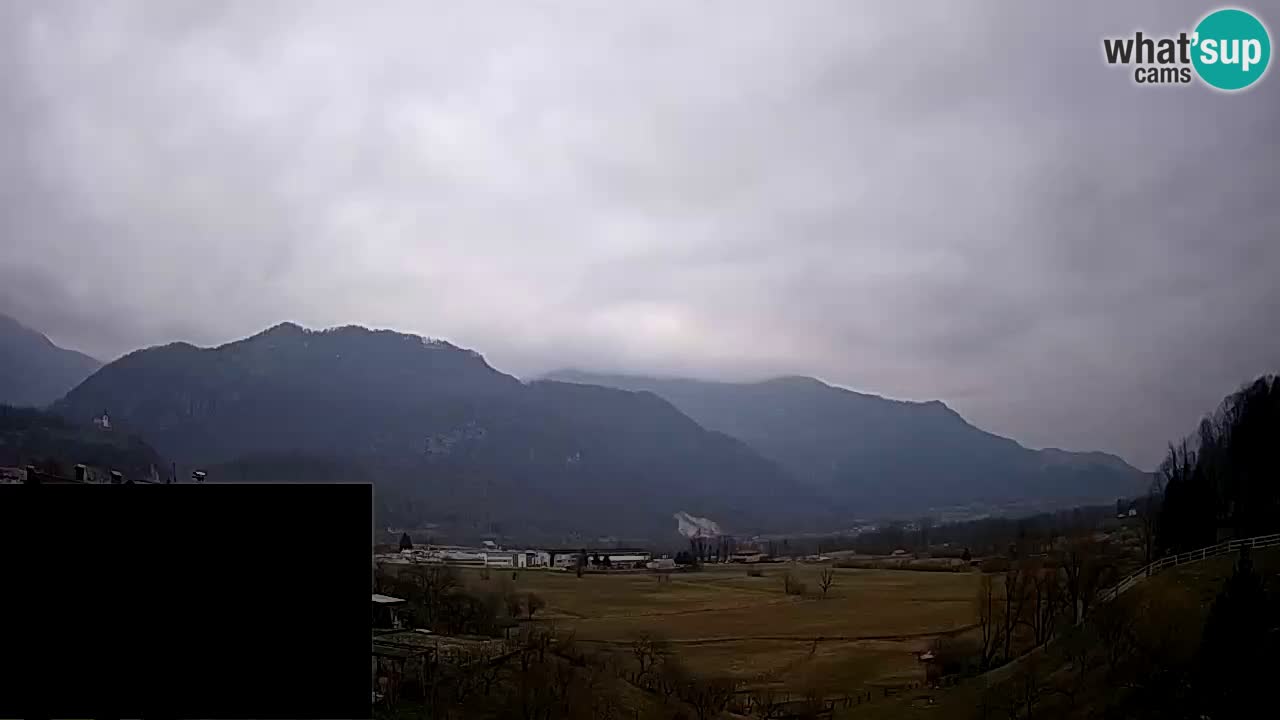 webcam Kobarid – landing site for sailing paragliders in Kobarid with Ozben takeoff