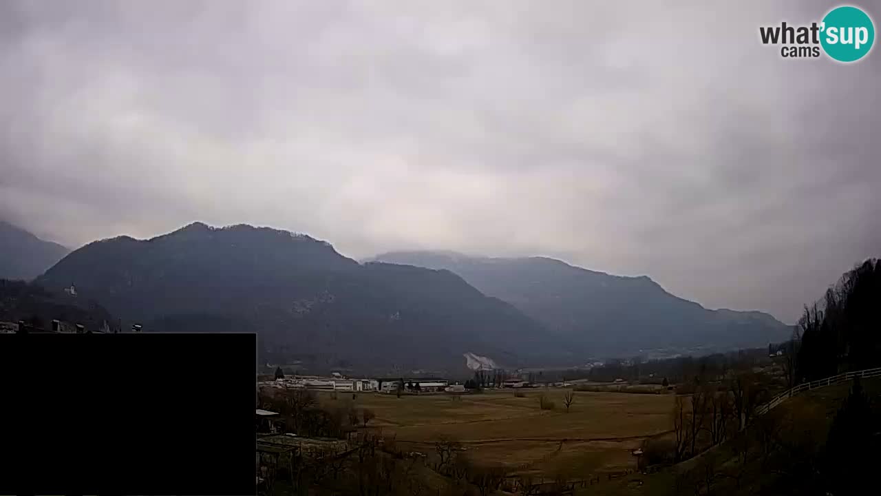 Webcam Kobarid – landing site for sailing paragliders in Kobarid with Ozben takeoff