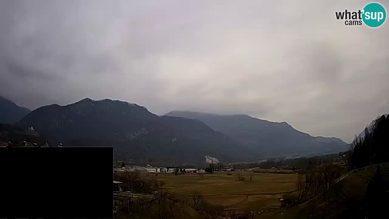 webcam Kobarid – landing site for sailing paragliders in Kobarid with Ozben takeoff