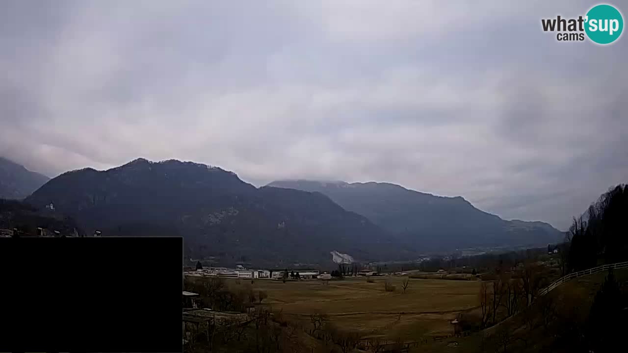 Webcam Kobarid – landing site for sailing paragliders in Kobarid with Ozben takeoff