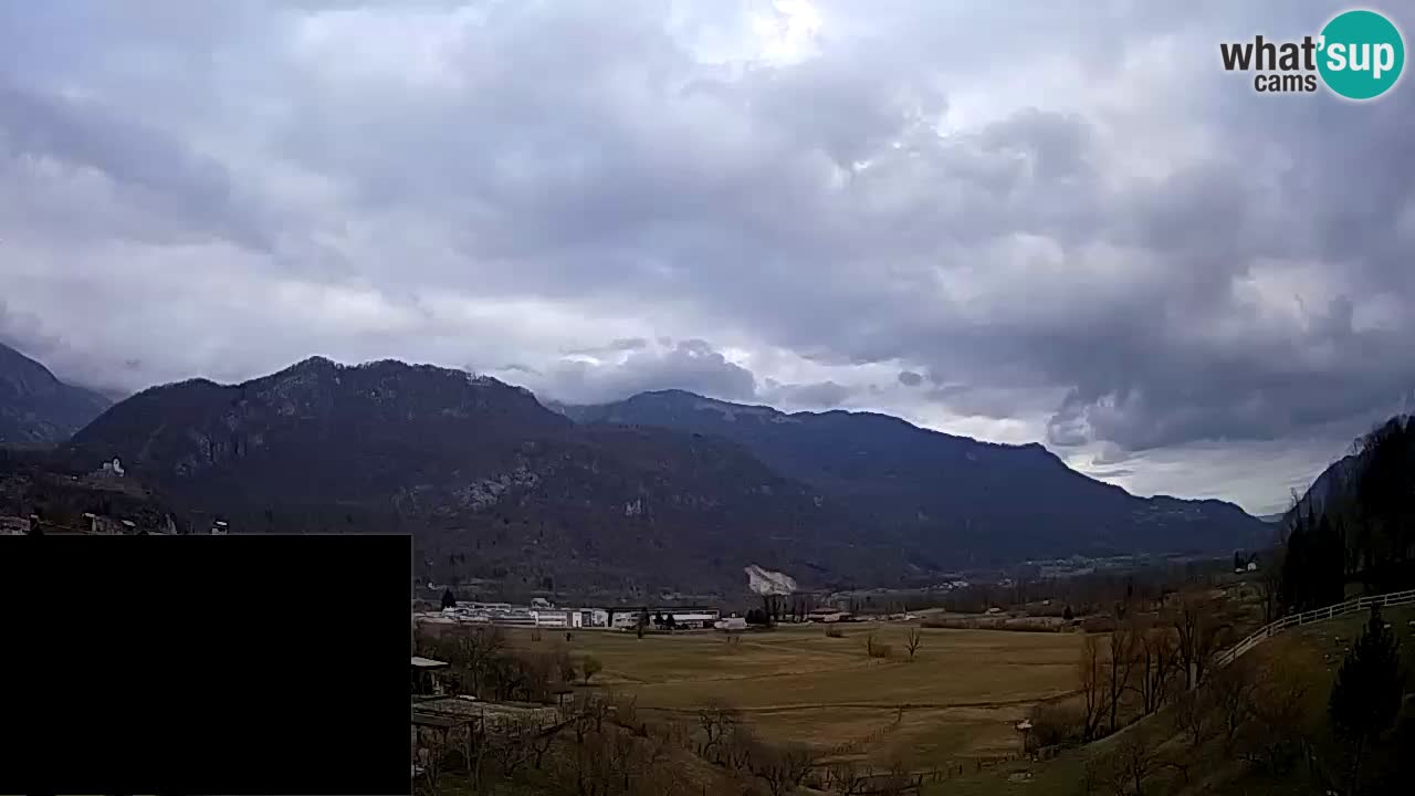 webcam Kobarid – landing site for sailing paragliders in Kobarid with Ozben takeoff