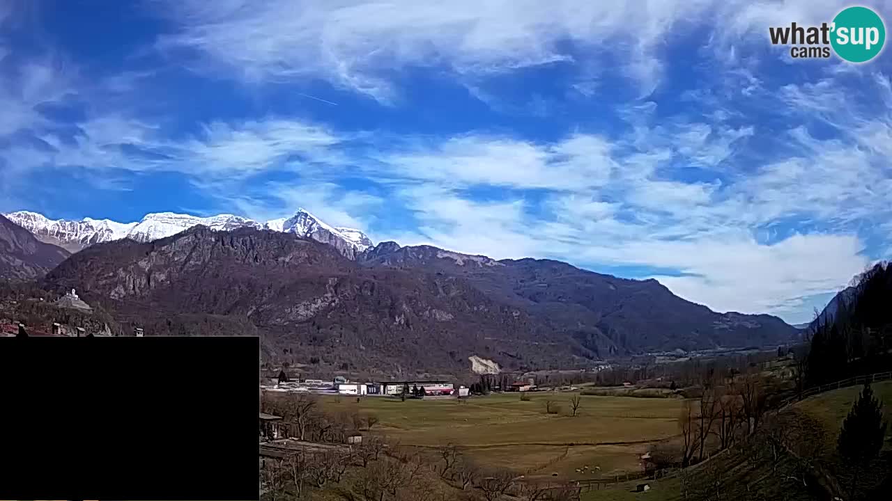 webcam Kobarid – landing site for sailing paragliders in Kobarid with Ozben takeoff