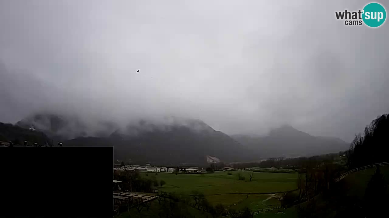 Webcam Kobarid – landing site for sailing paragliders in Kobarid with Ozben takeoff