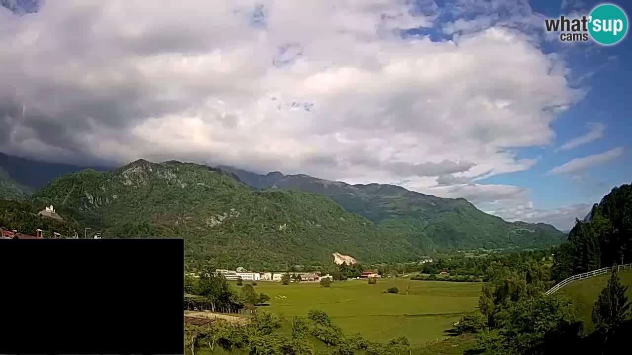 Webcam Kobarid – landing site for sailing paragliders in Kobarid with Ozben takeoff