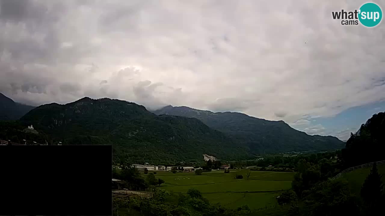 Webcam Kobarid – landing site for sailing paragliders in Kobarid with Ozben takeoff