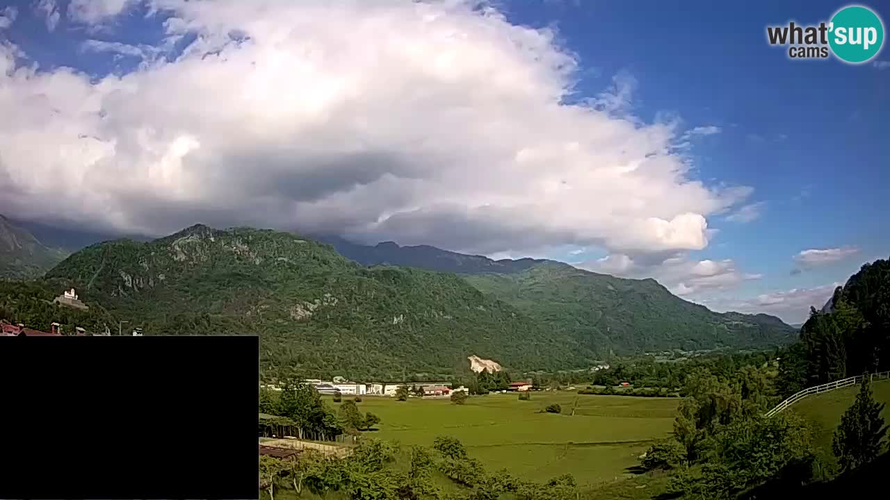 Webcam Kobarid – landing site for sailing paragliders in Kobarid with Ozben takeoff