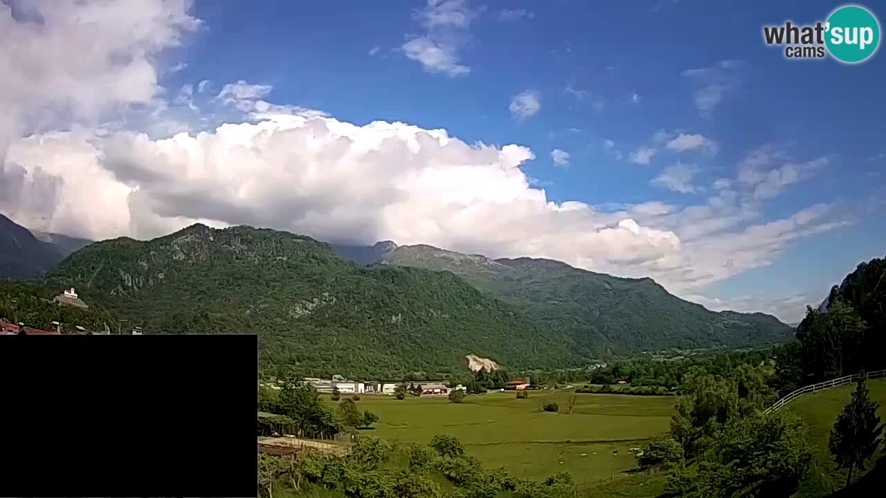 Webcam Kobarid – landing site for sailing paragliders in Kobarid with Ozben takeoff
