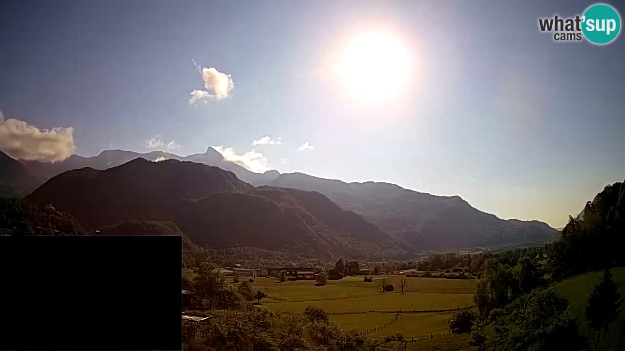 Webcam Kobarid – landing site for sailing paragliders in Kobarid with Ozben takeoff