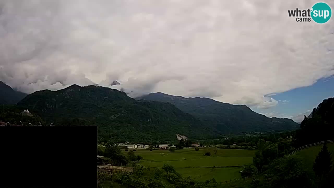 Webcam Kobarid – landing site for sailing paragliders in Kobarid with Ozben takeoff