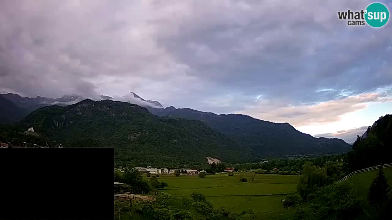 Webcam Kobarid – landing site for sailing paragliders in Kobarid with Ozben takeoff