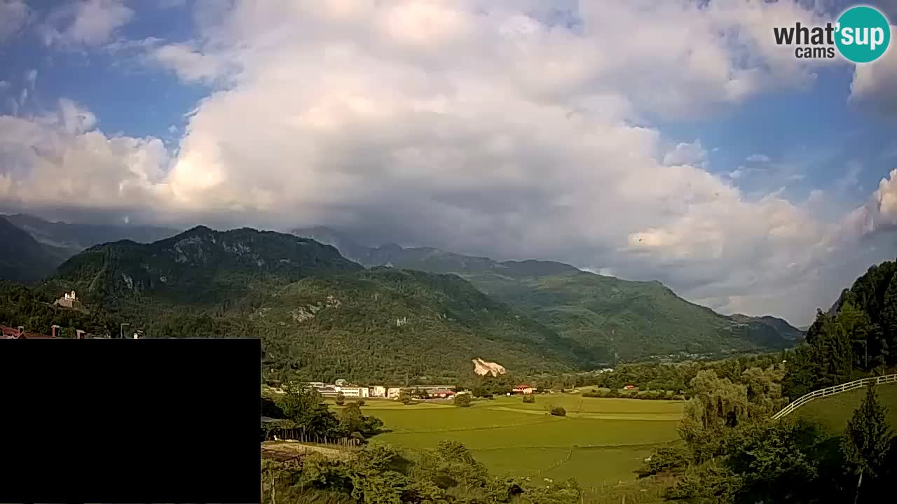 webcam Kobarid – landing site for sailing paragliders in Kobarid with Ozben takeoff