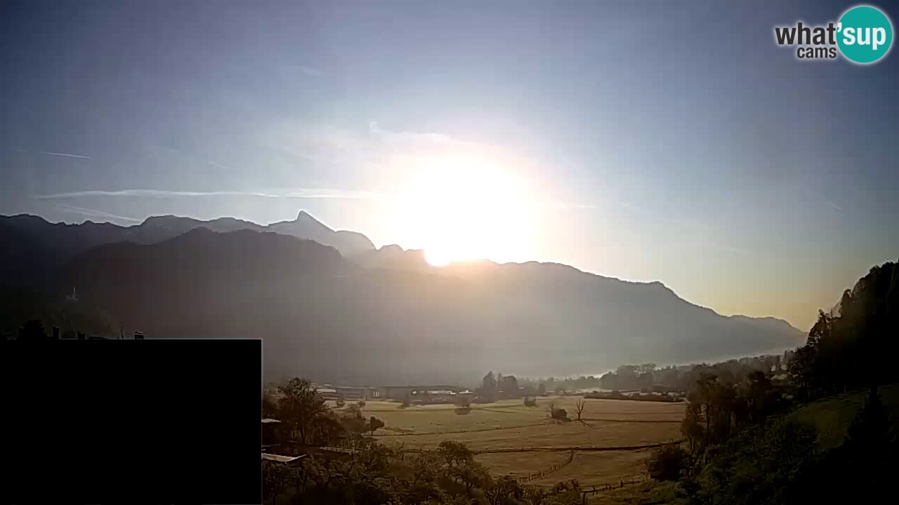 webcam Kobarid – landing site for sailing paragliders in Kobarid with Ozben takeoff