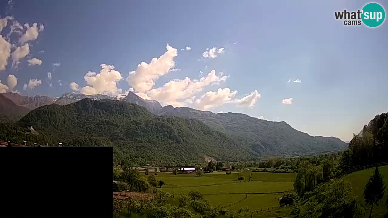 webcam Kobarid – landing site for sailing paragliders in Kobarid with Ozben takeoff