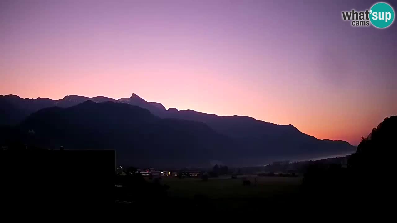 Webcam Kobarid – landing site for sailing paragliders in Kobarid with Ozben takeoff