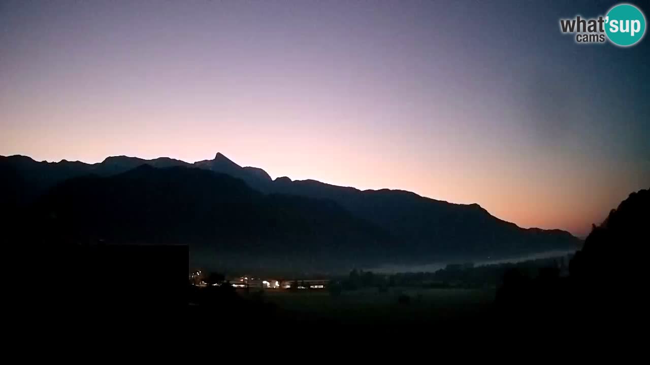 Webcam Kobarid – landing site for sailing paragliders in Kobarid with Ozben takeoff
