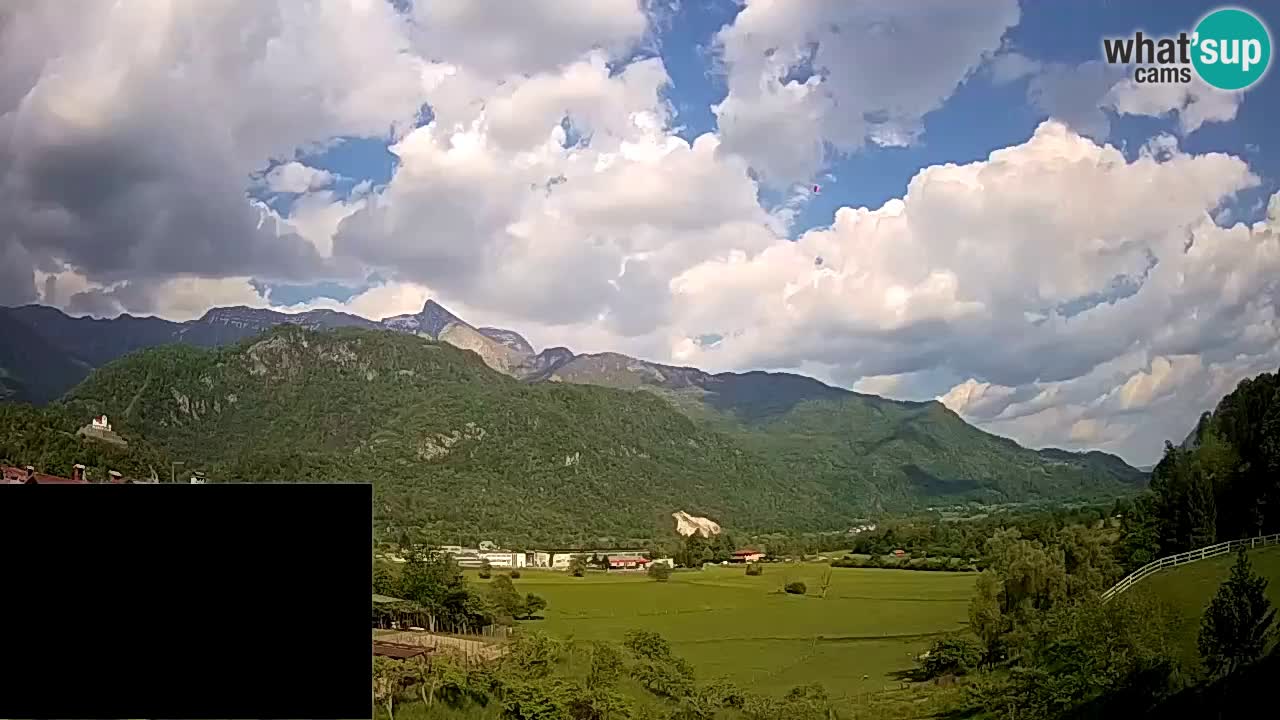 webcam Kobarid – landing site for sailing paragliders in Kobarid with Ozben takeoff