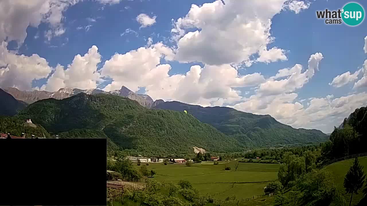 Webcam Kobarid – landing site for sailing paragliders in Kobarid with Ozben takeoff