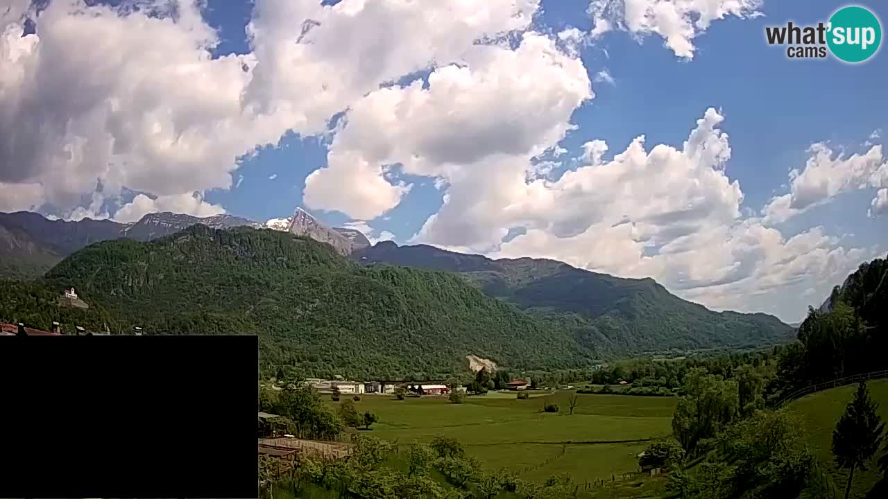 Webcam Kobarid – landing site for sailing paragliders in Kobarid with Ozben takeoff