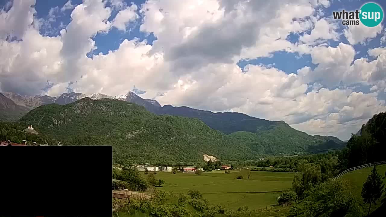 Spletna kamera Kobarid – pristajališče za jadralne padalce z vzletiščem Ozben
