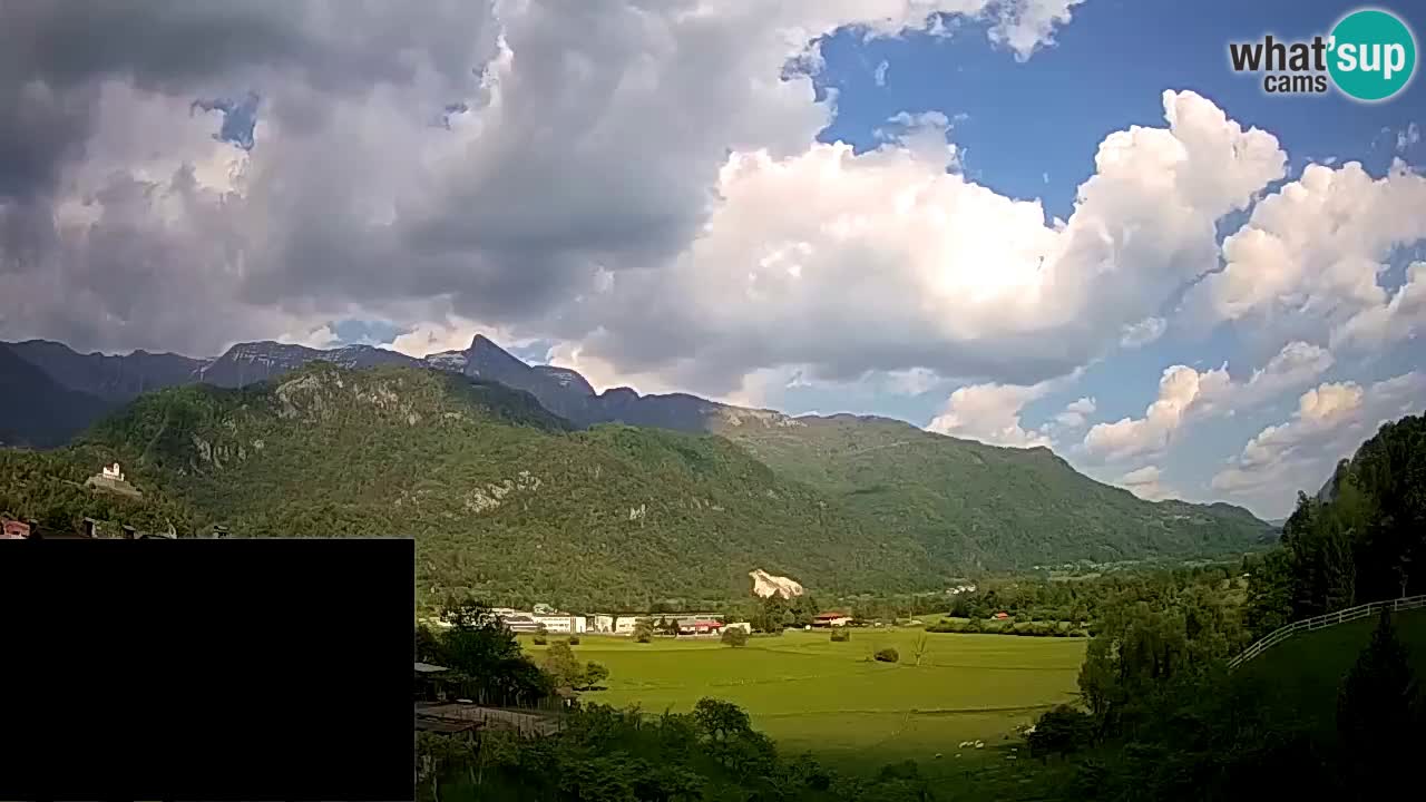 Webcam Kobarid – landing site for sailing paragliders in Kobarid with Ozben takeoff