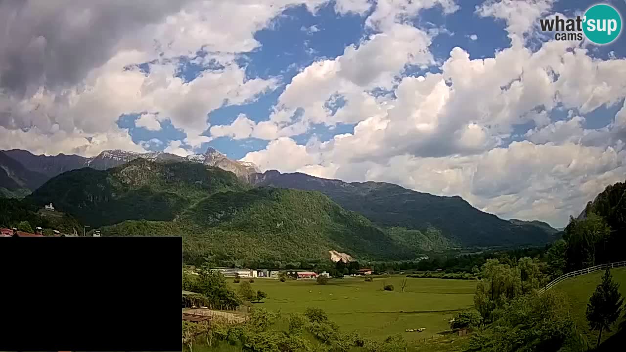Webcam Kobarid – landing site for sailing paragliders in Kobarid with Ozben takeoff