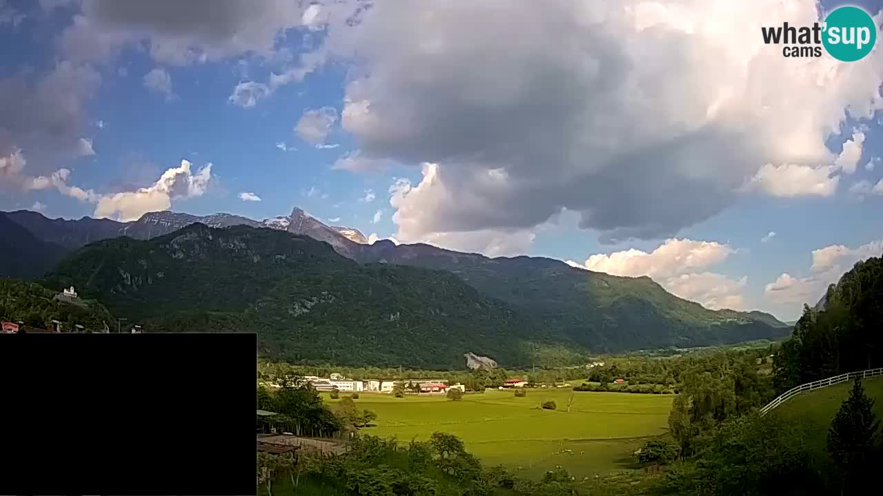 Spletna kamera Kobarid – pristajališče za jadralne padalce z vzletiščem Ozben