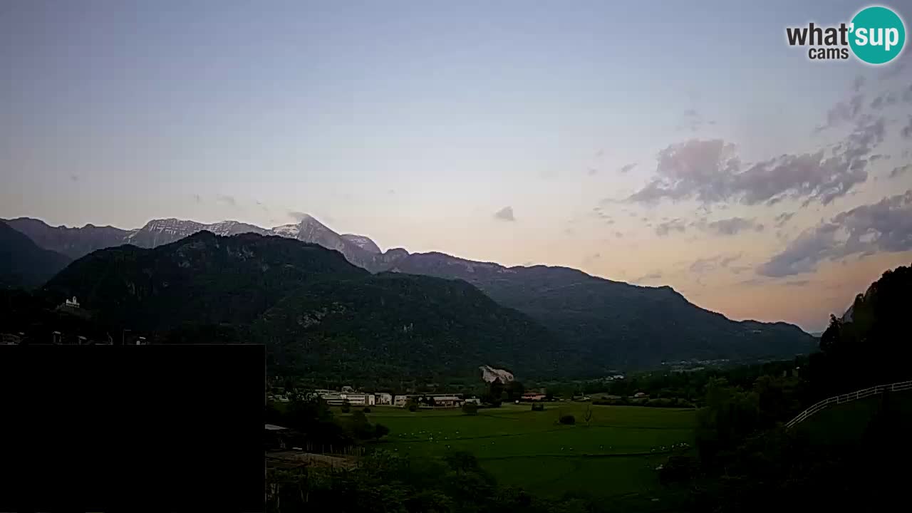 webcam Kobarid – landing site for sailing paragliders in Kobarid with Ozben takeoff