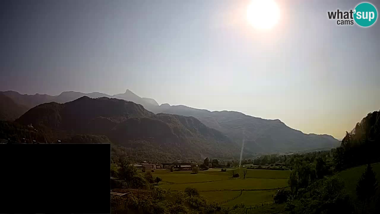Webcam Kobarid – landing site for sailing paragliders in Kobarid with Ozben takeoff