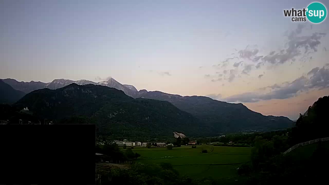 webcam Kobarid – landing site for sailing paragliders in Kobarid with Ozben takeoff