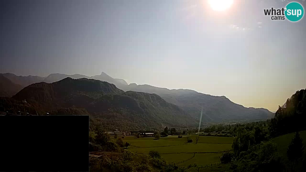 Webcam Kobarid – landing site for sailing paragliders in Kobarid with Ozben takeoff