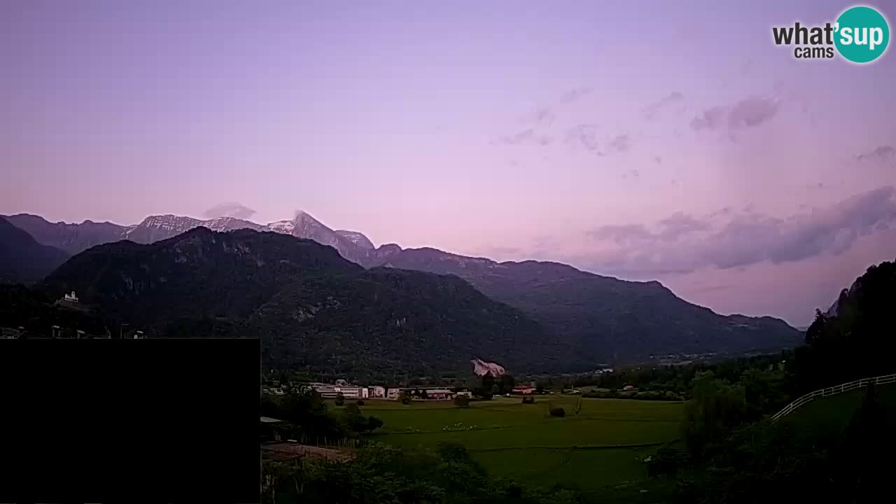 Webcam Kobarid – landing site for sailing paragliders in Kobarid with Ozben takeoff