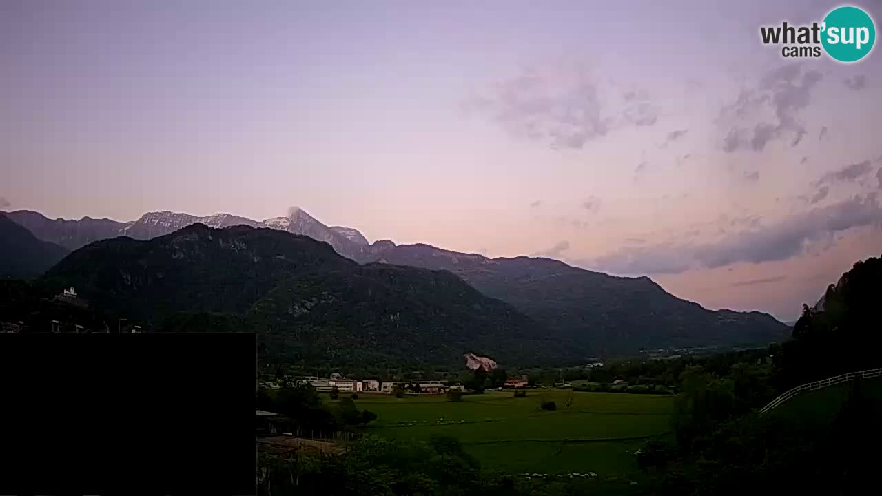 Webcam Kobarid – landing site for sailing paragliders in Kobarid with Ozben takeoff