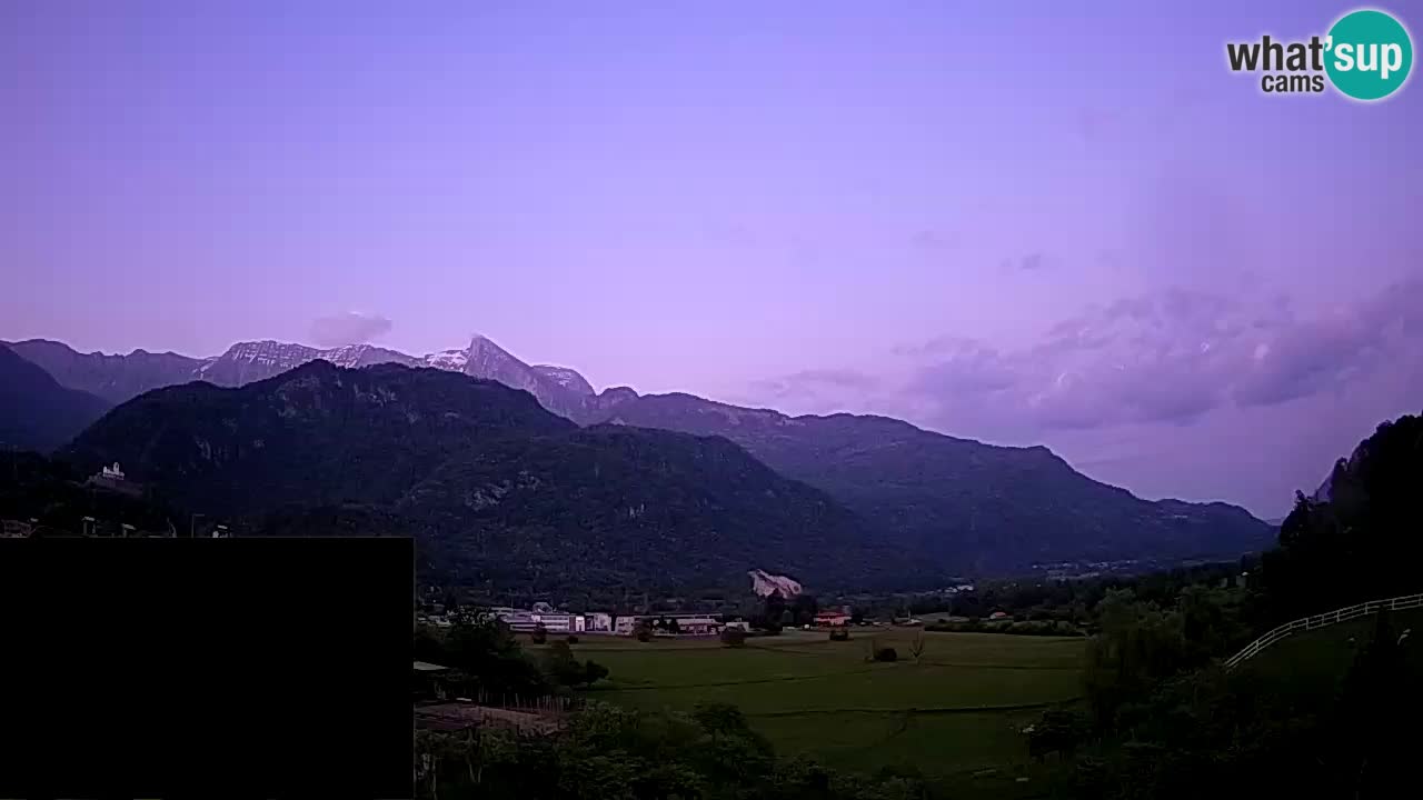 Webcam Kobarid – landing site for sailing paragliders in Kobarid with Ozben takeoff
