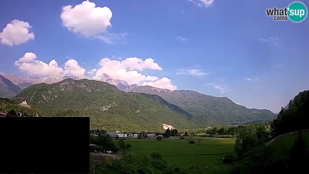 Webcam Kobarid – landing site for sailing paragliders in Kobarid with Ozben takeoff