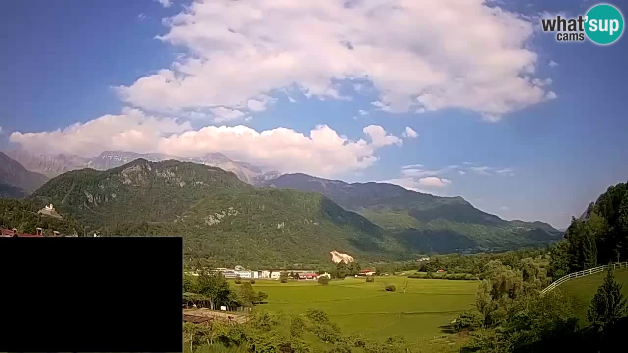 Webcam Kobarid – landing site for sailing paragliders in Kobarid with Ozben takeoff