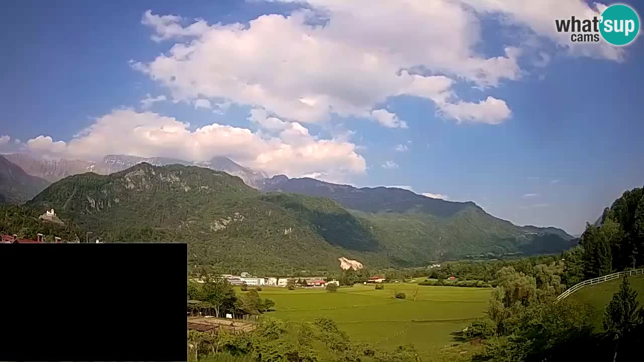 Webcam Kobarid – landing site for sailing paragliders in Kobarid with Ozben takeoff