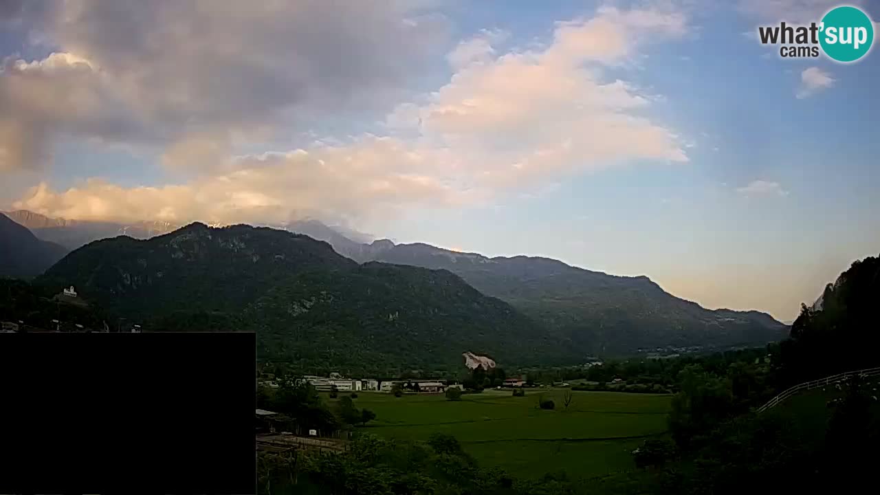 webcam Kobarid – landing site for sailing paragliders in Kobarid with Ozben takeoff