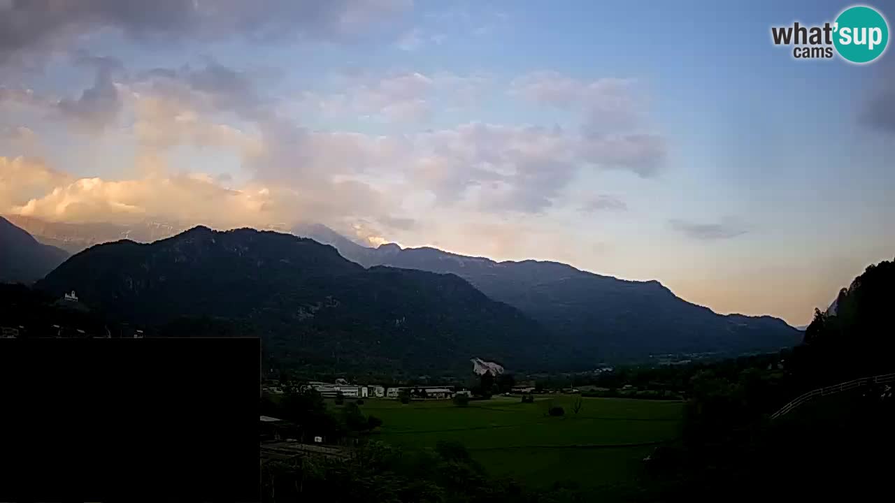 Webcam Kobarid – landing site for sailing paragliders in Kobarid with Ozben takeoff