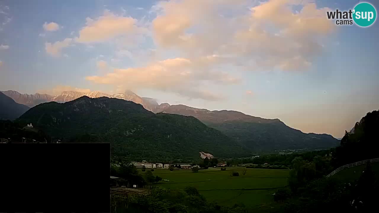 Webcam Kobarid – landing site for sailing paragliders in Kobarid with Ozben takeoff