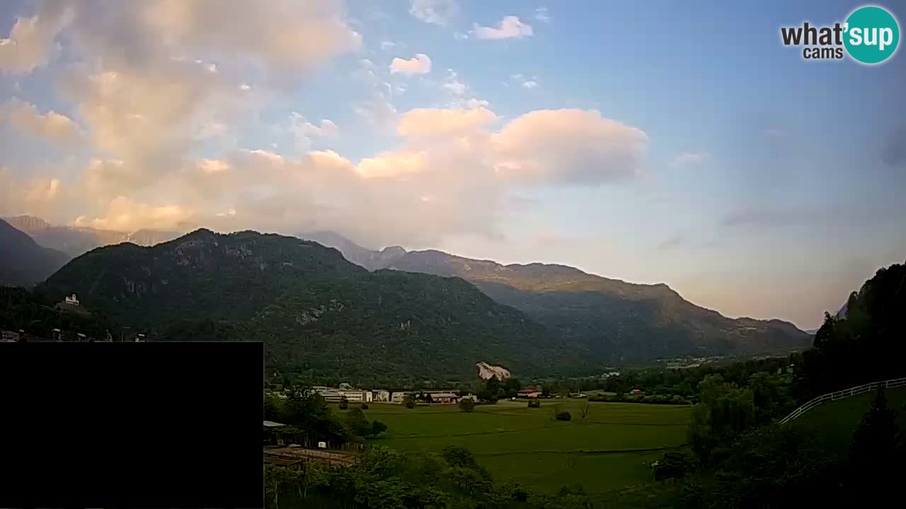 Webcam Kobarid – landing site for sailing paragliders in Kobarid with Ozben takeoff